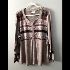 Maurice’s plus size, 1x. Long sleeve light sweater material mauve tones.
